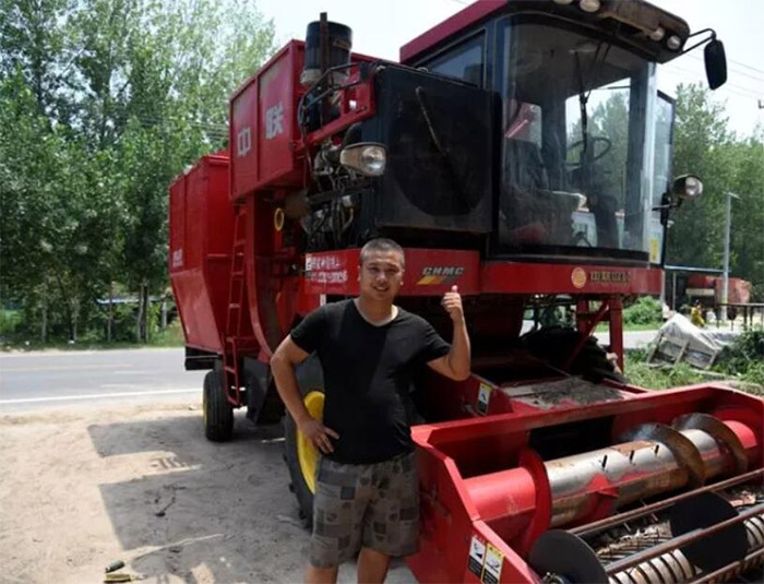 開封通許朱先生購中聯收獲4HZJ-2500自走式花生撿拾收獲機 3-1.jpg