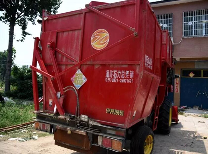 開封通許朱先生購中聯收獲4HZJ-2500自走式花生撿拾收獲機 3-2.jpg