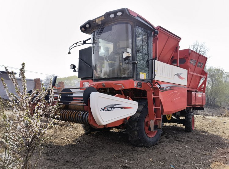 中聯收獲花生撿拾收獲機有多火?這個用戶兩年買3臺!