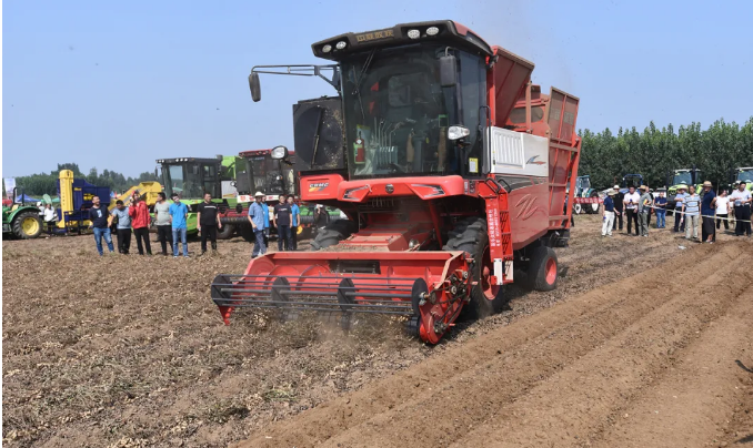 一臺又一臺,農機用戶的致富利器“火爆極了”!