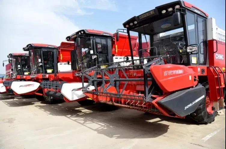 尤美玲:經濟效益高是用戶搶購中聯收獲花生機的原因 12.15-3.jpg