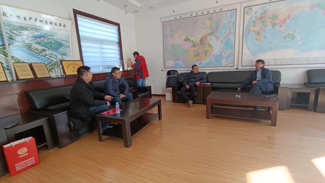 熱烈歡迎中國農機工業協會代表團蒞臨鄭州中聯參觀指導工作 12.24.jpg