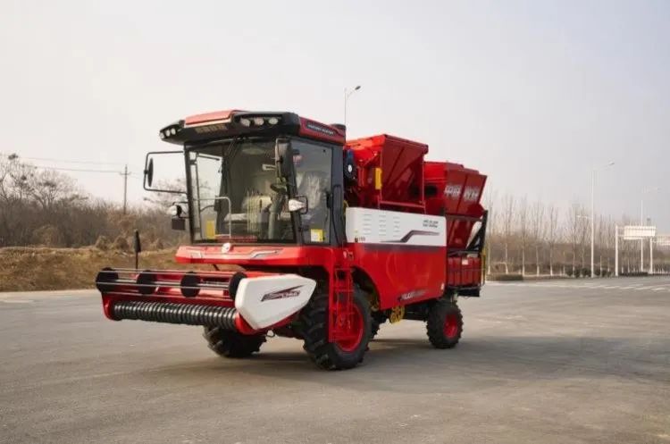 秦卓:弱冠之年結緣新疆2,不惑之年代理中聯收獲花生機 528-2.jpg