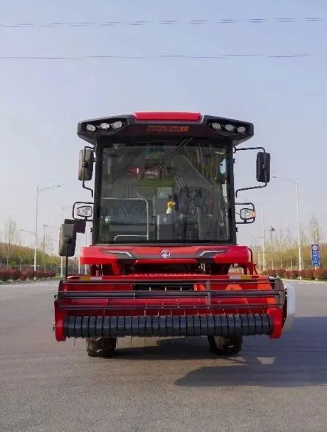 要質量硬、配置高、服務好還得駕乘舒適,看“90后”新農人如何挑選花生收獲機 602-1.jpg