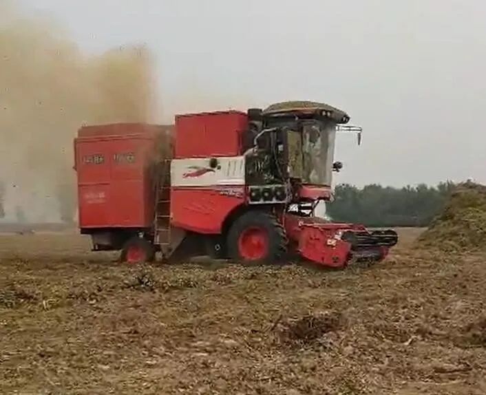 劉為民:50歲投身農機行業,養中聯收獲花生機,幫他月入十幾萬 708.jpg