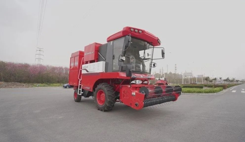 胡振洲:積極應對市場變化,中聯收獲花生機給予我充足的信心 5ef491a408078a5492d41b9c3533c456.jpg