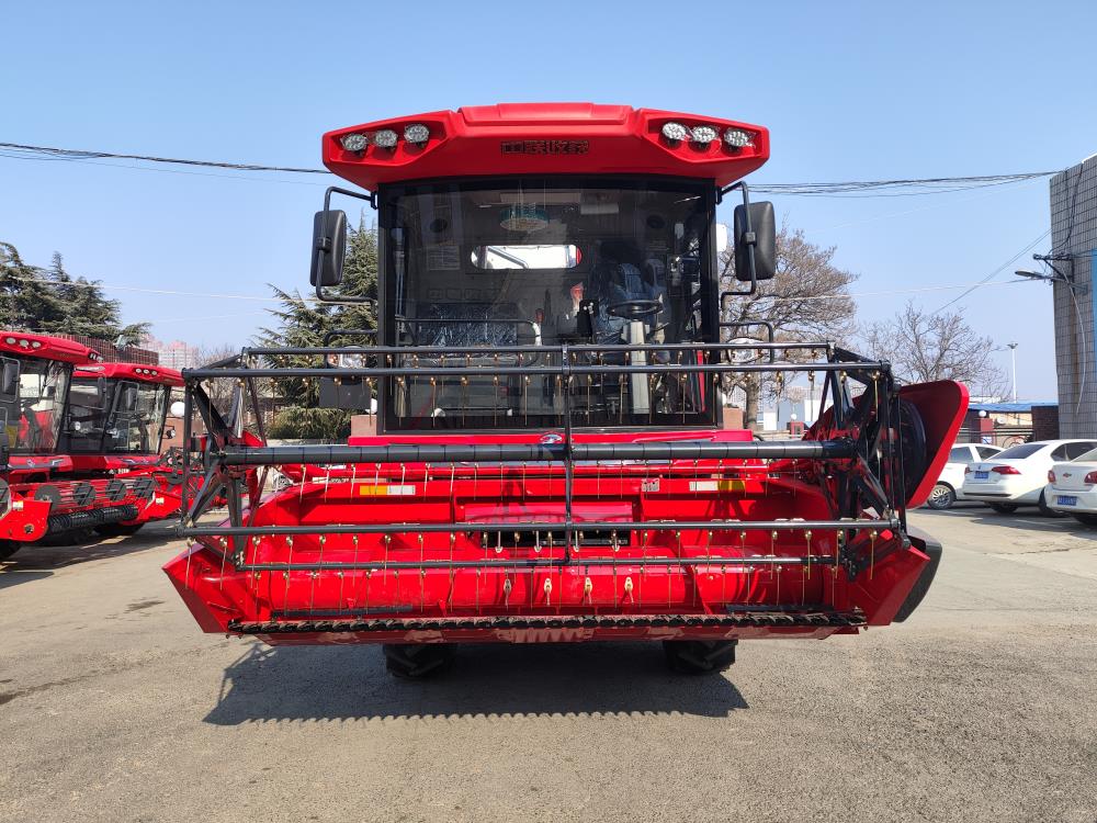 中聯收獲2024款新疆AT100谷物聯合收獲機