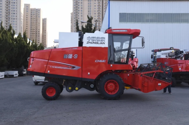 老農機手王師傅:從新疆-2到新疆-9,中聯收獲就是靠譜 2.png