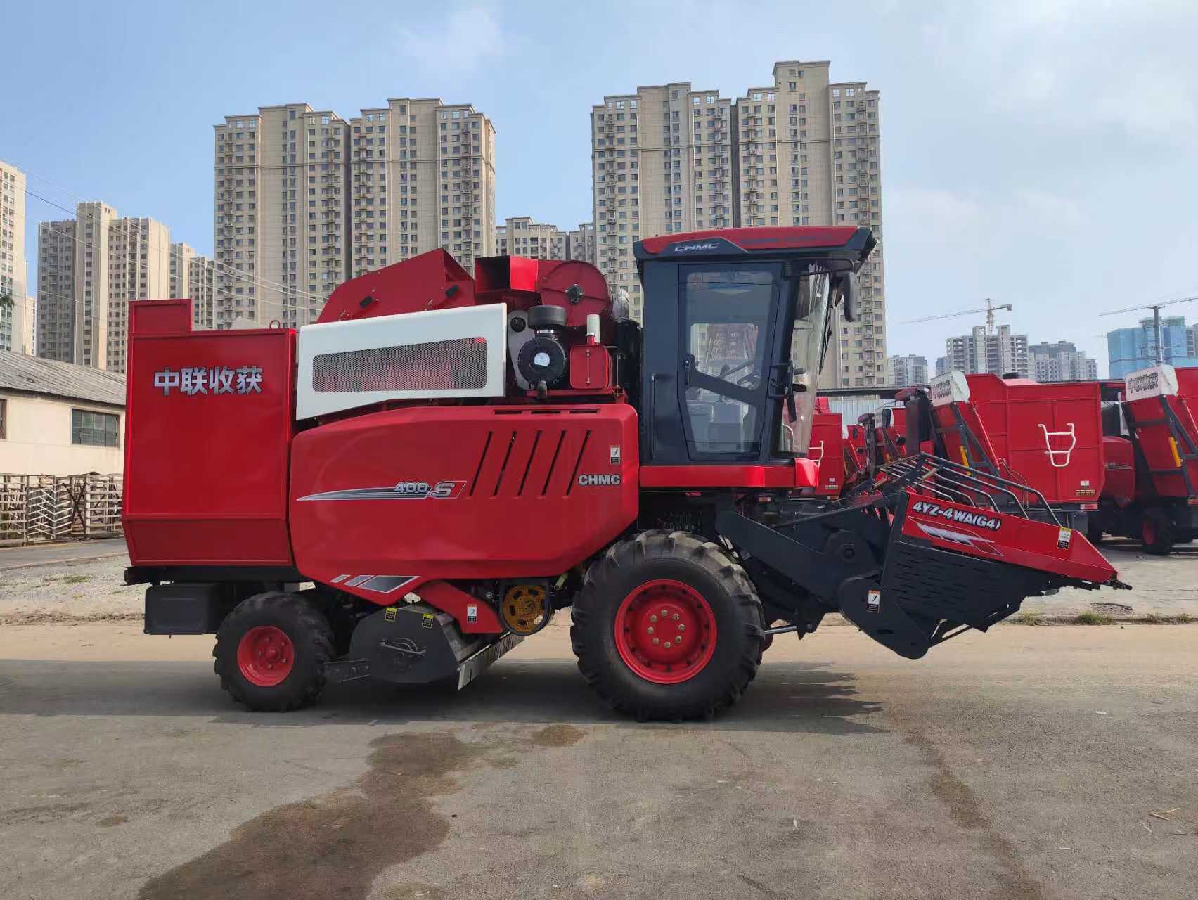 中聯收獲玉米機 用戶說好才是真的好 4YZ-4WA自走式玉米收獲機