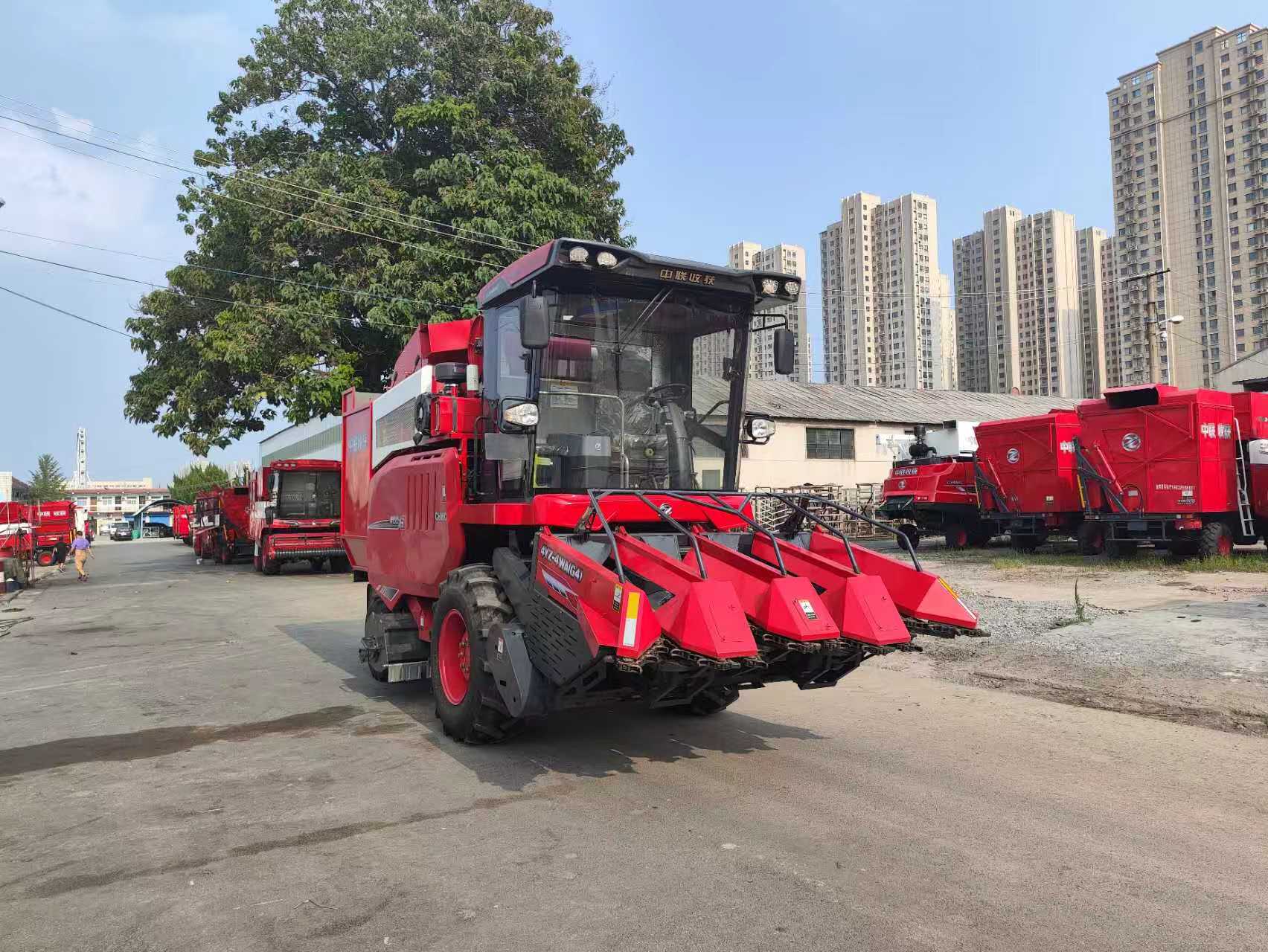 中聯收獲玉米機 用戶說好才是真的好 4YZ-4WA自走式玉米收獲機