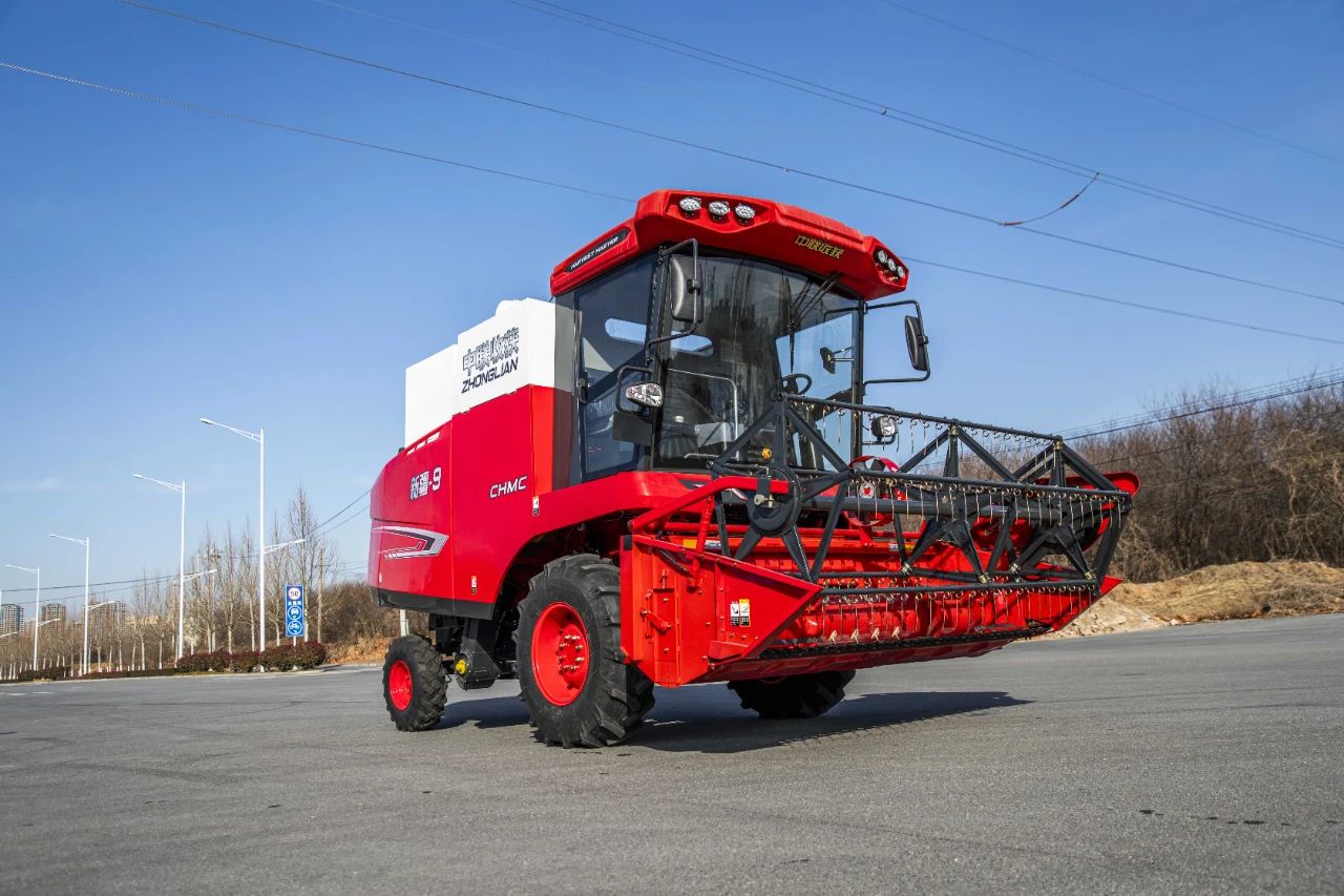 河南南陽屈師傅:中聯收獲,品質好效率高,買花生機就選中聯收獲 1751594984633420.jpg